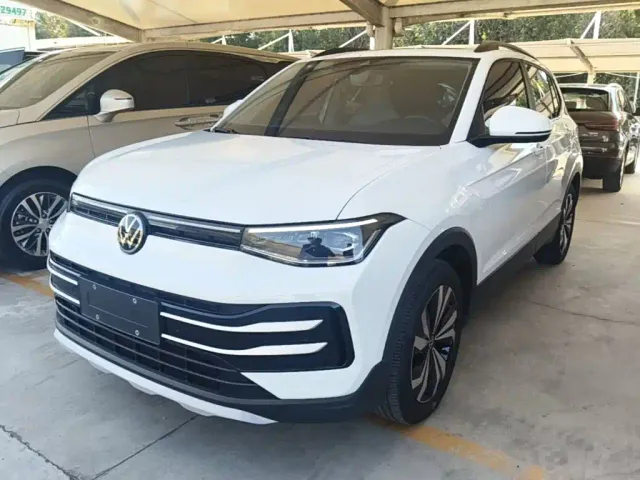 Фотография автомобиля — Volkswagen Tharu