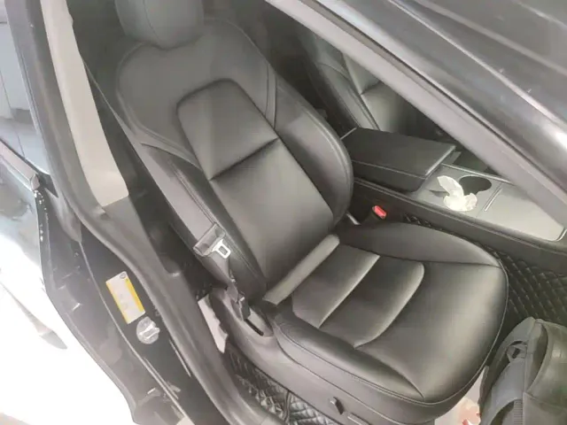 Tesla Model Y — Фото автомобиля 24