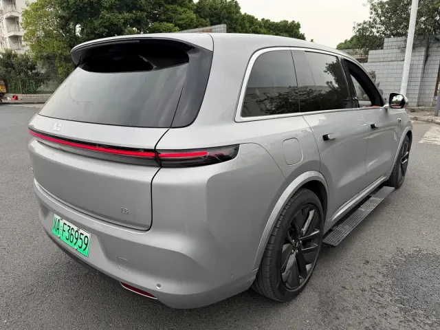Li Auto L8 — Фото автомобиля 6