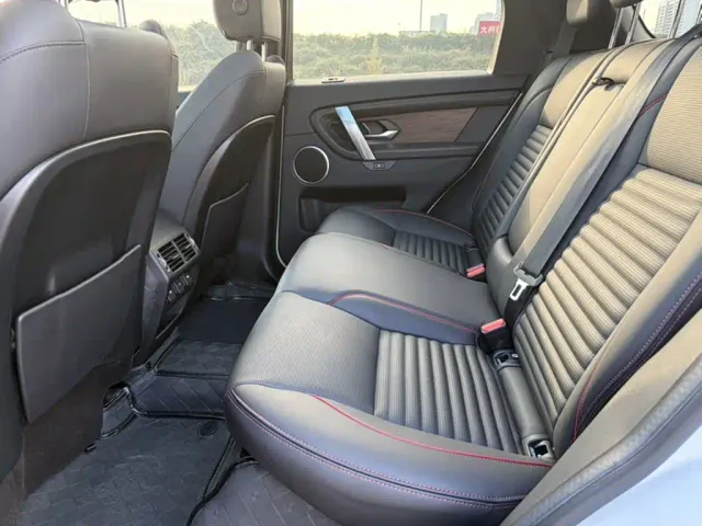 Land Rover Discovery Sport — Фото автомобиля 9