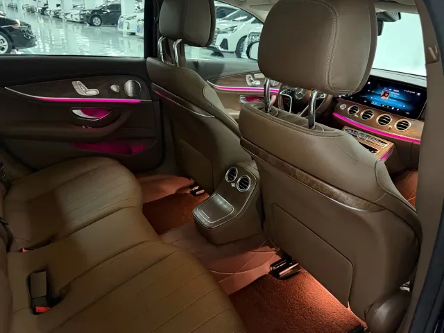 Mercedes-Benz E-Class — Фото автомобиля 15