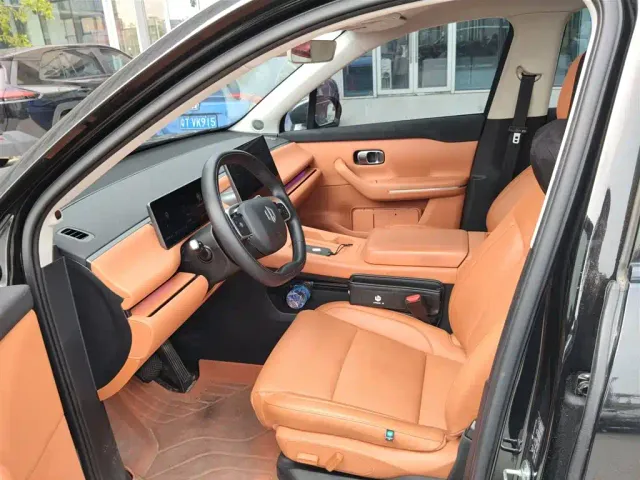 Leapmotor C10 — Фото автомобиля 6