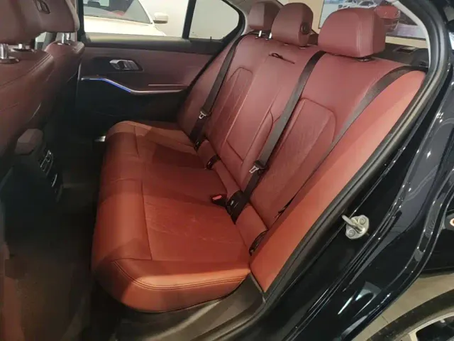 BMW 3 Series — Фото автомобиля 16