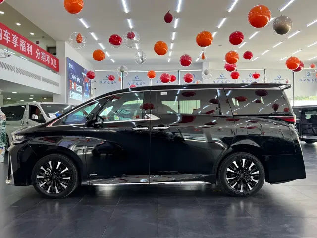 Toyota Vellfire — Фото автомобиля 21