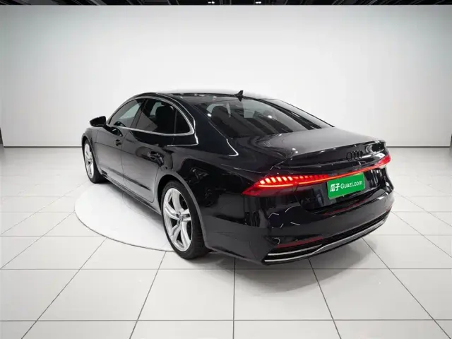 Audi A7L — Фото автомобиля 4