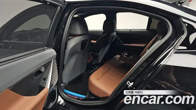 BMW i5 — Фото автомобиля 22