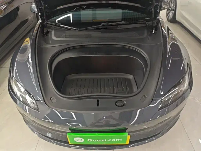 Tesla Model 3 — Фото автомобиля 19