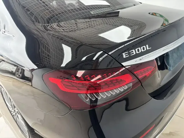 Mercedes-Benz E-Class — Фото автомобиля 10
