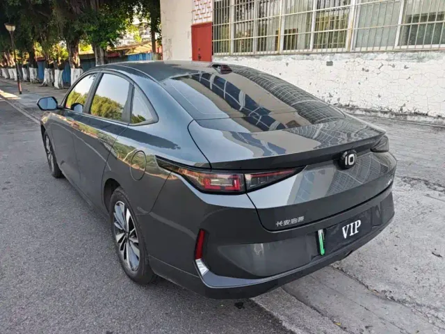 Changan Qiyuan A05 — Фото автомобиля 4
