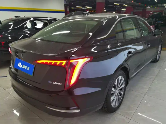 Hongqi E-QM5 — Фото автомобиля 3