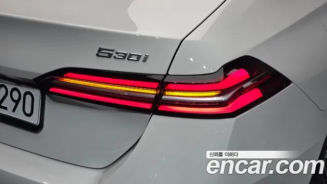 BMW 5 Series G60 — Фото автомобиля 8