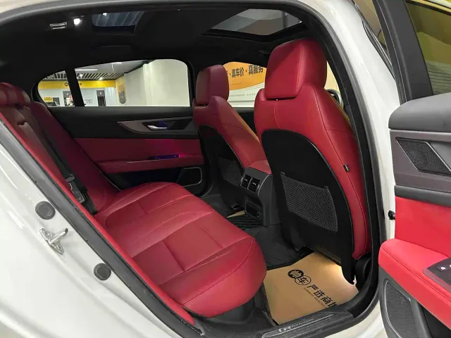 Jaguar XEL — Фото автомобиля 11