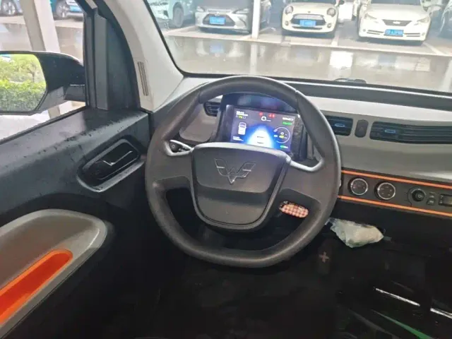Wuling Hongguang Mini EV — Фото автомобиля 10