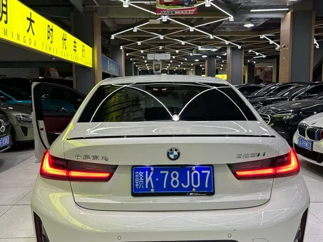 BMW 3 Series — Фото автомобиля 6