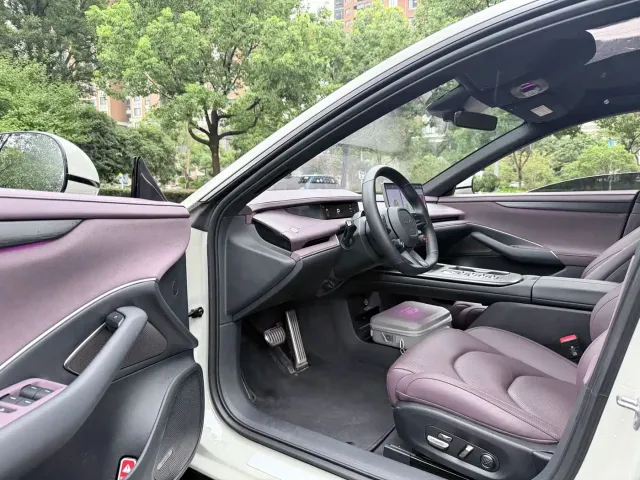 Xiaomi Auto Xiaomi SU7 2024 AWD Extended Range Advanced Smart Driving Max Edition — Фото автомобиля 9