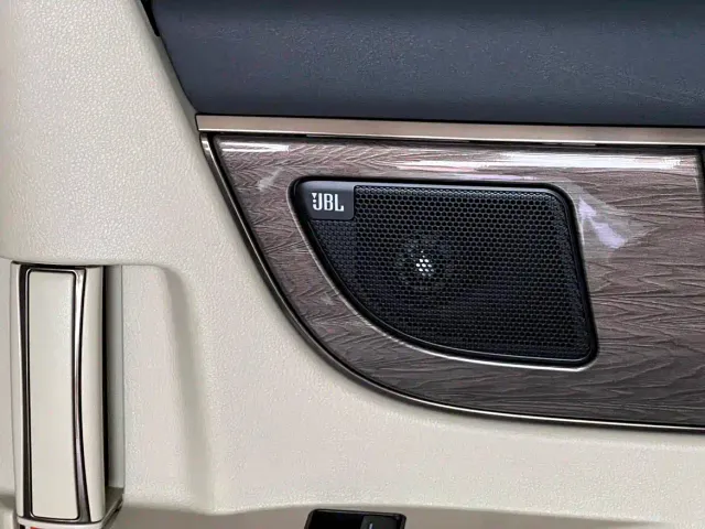 Toyota Vellfire — Фото автомобиля 29