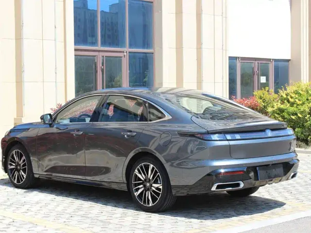 Changan Eado — Фото автомобиля 22