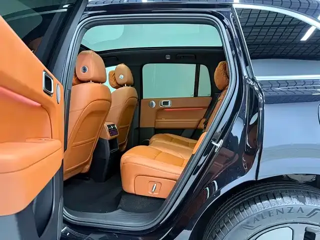 Li Auto L6 — Фото автомобиля 8