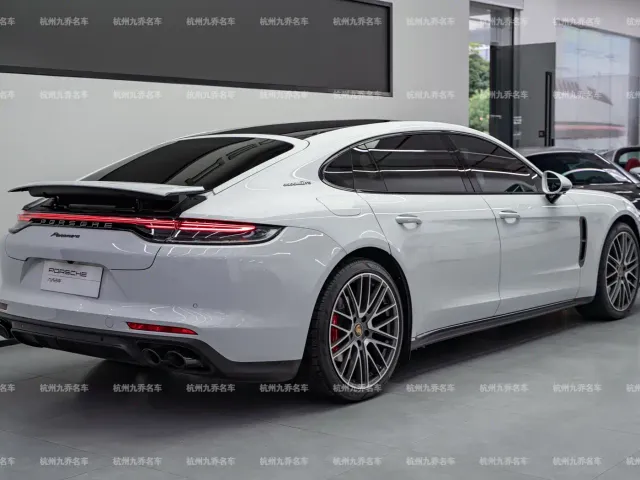 Porsche Panamera — Фото автомобиля 7