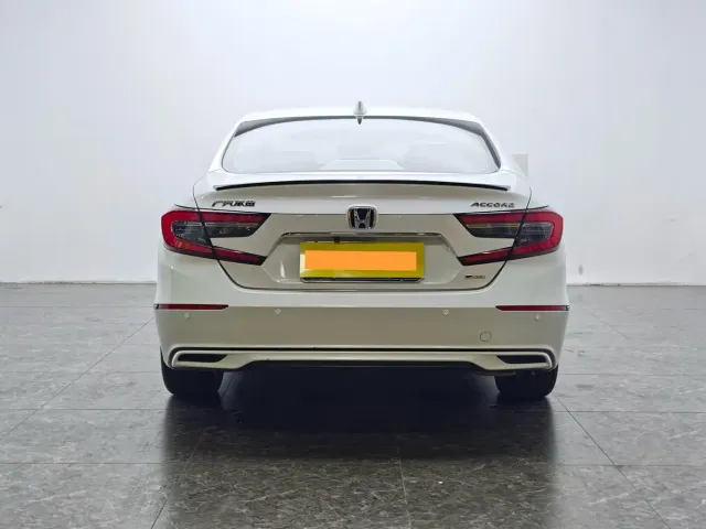 Honda Accord — Фото автомобиля 6
