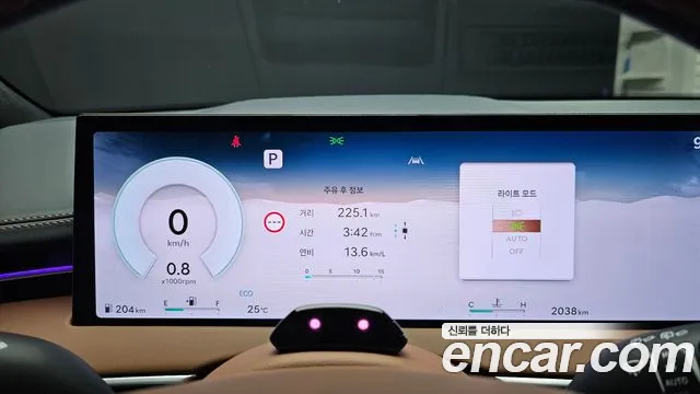 Genesis GV70 — Фото автомобиля 11