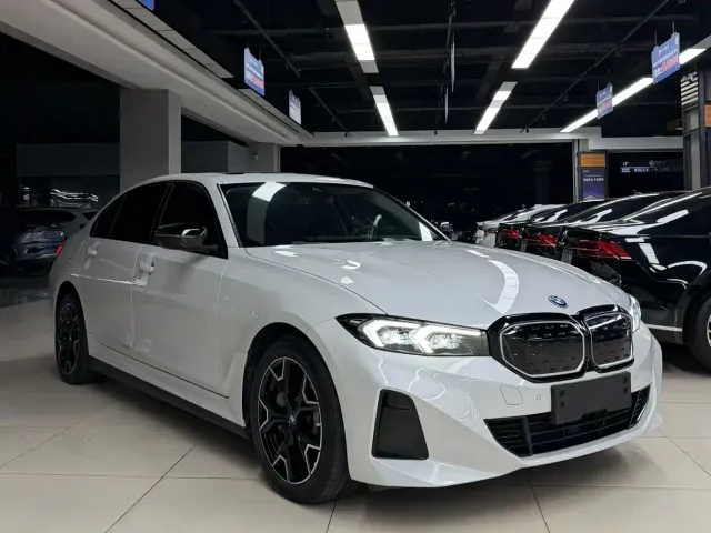 BMW i3 — Фото автомобиля 3