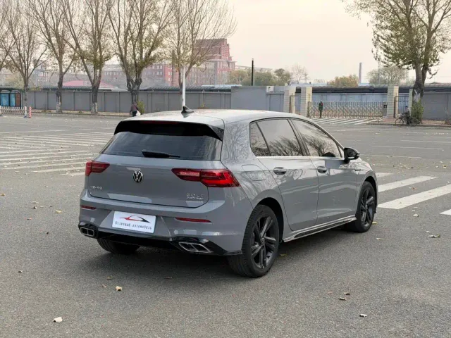 Volkswagen Golf — Фото автомобиля 6