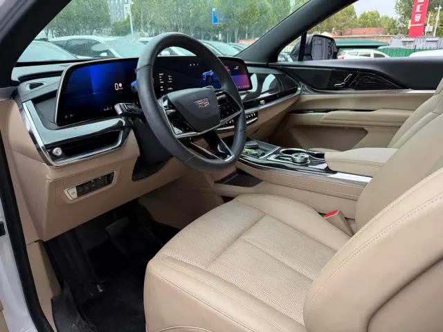 Cadillac XT5 — Фото автомобиля 7