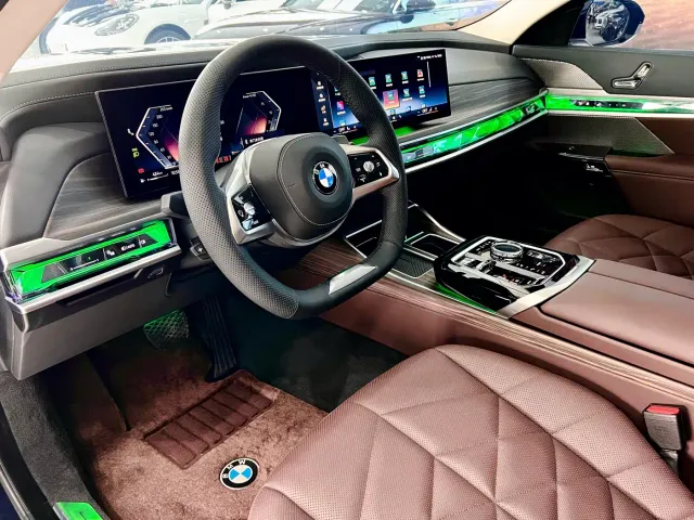 BMW 7 Series — Фото автомобиля 7