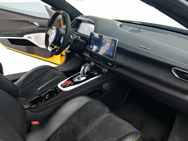 Lotus Emira — Фото автомобиля 7