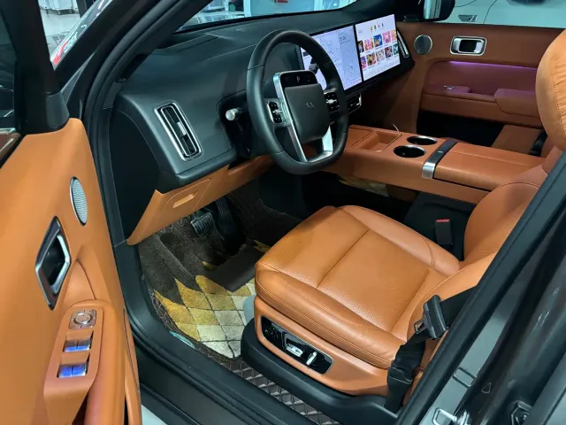 Li Auto L8 — Фото автомобиля 4