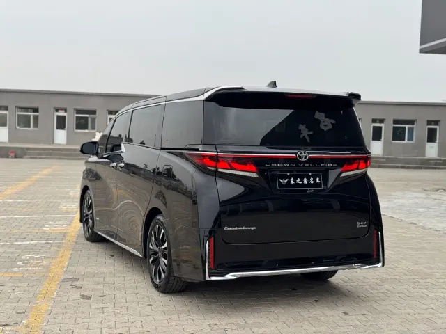 Toyota Vellfire — Фото автомобиля 6