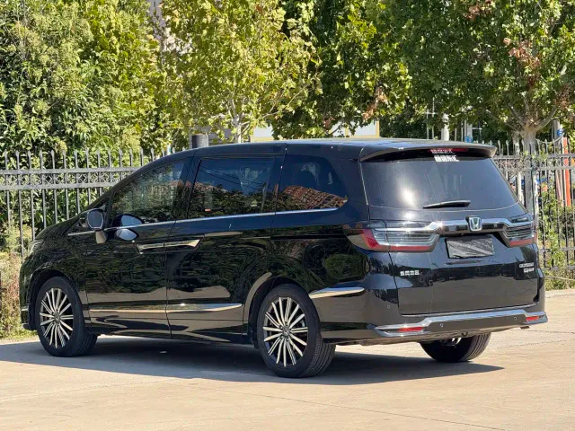 Honda Elysion — Фото автомобиля 9
