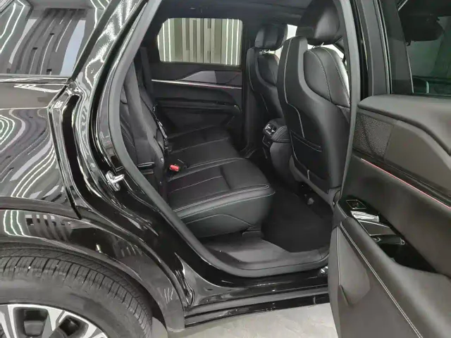 Cadillac XT5 — Фото автомобиля 16