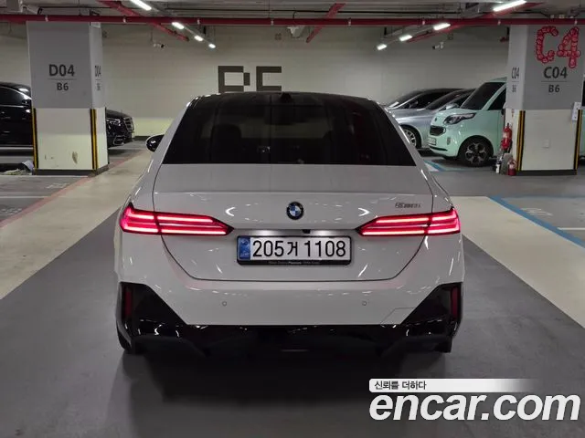 BMW 5 Series — Фото автомобиля 4
