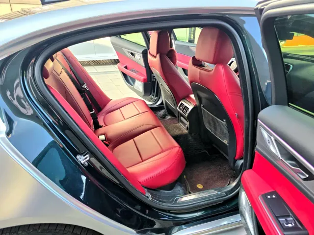 Jaguar XEL — Фото автомобиля 11