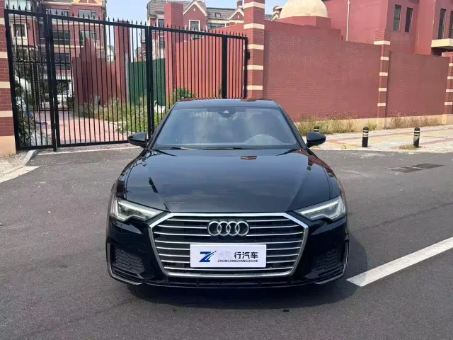 Фотография автомобиля — Audi A6L