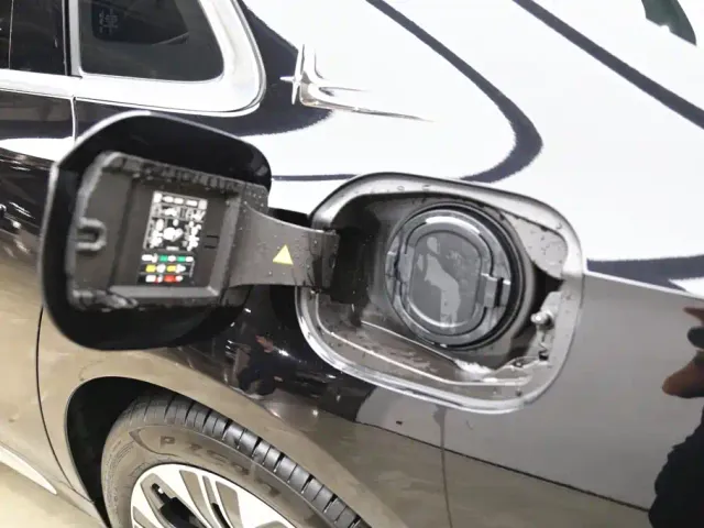Mercedes-Benz E-Class — Фото автомобиля 29