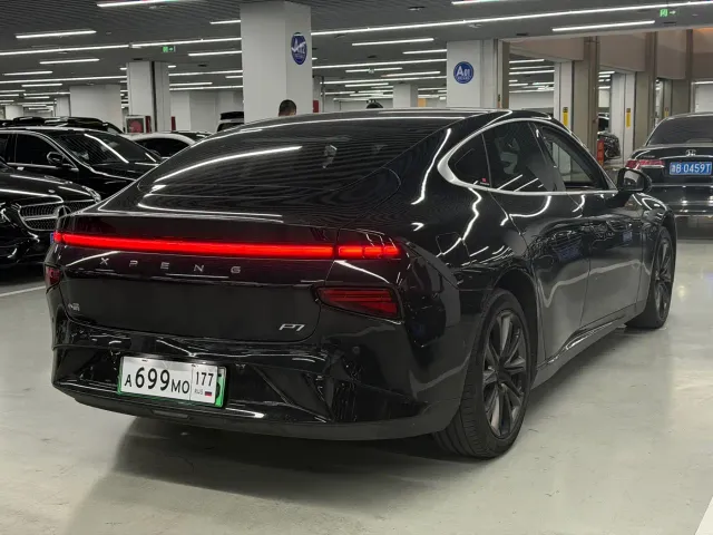 Xpeng P7 — Фото автомобиля 7