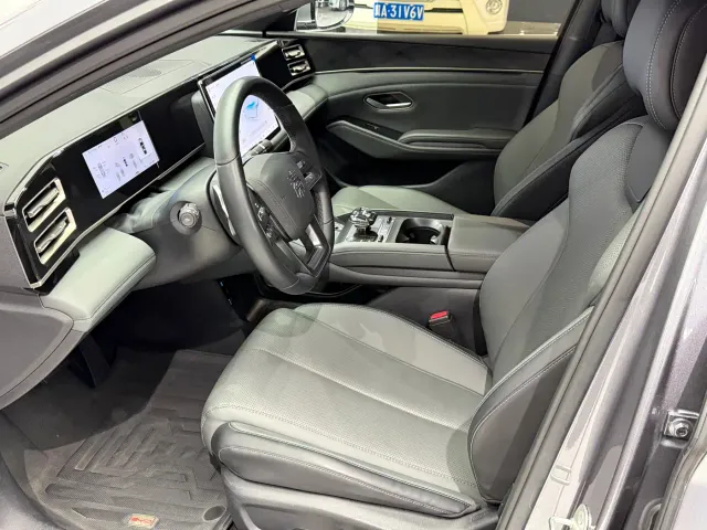 BYD Qin L — Фото автомобиля 9