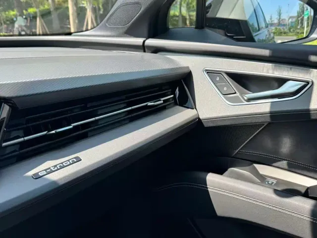 Audi Q5 e-tron — Фото автомобиля 25