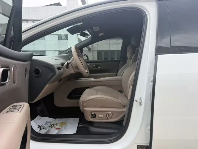 Li Auto i6 — Фото автомобиля 4