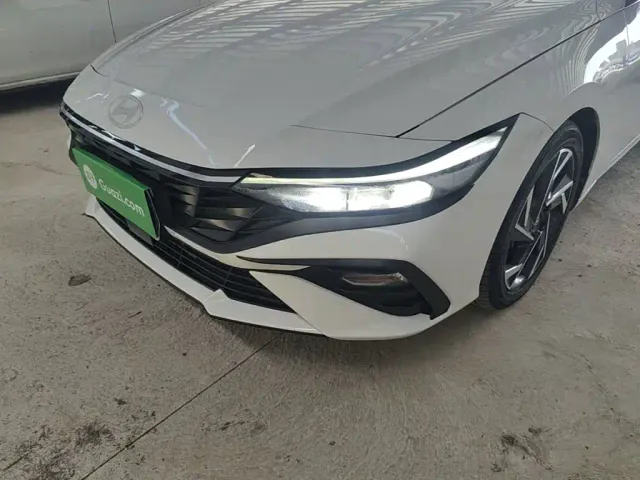 Hyundai Elantra — Фото автомобиля 23