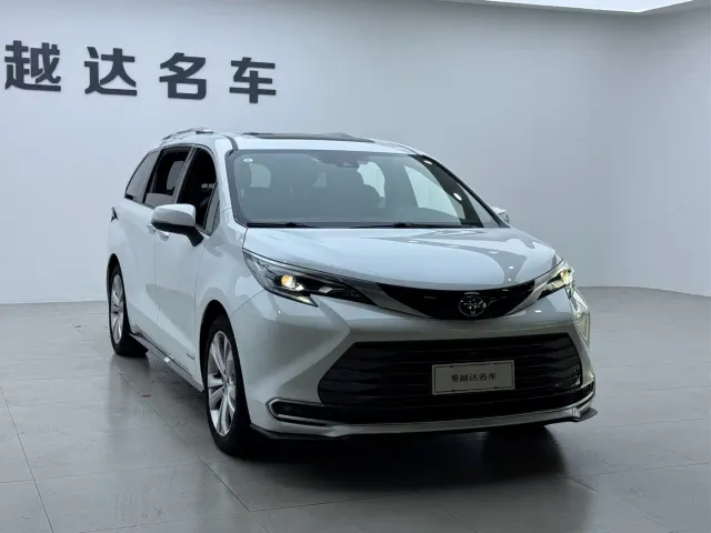 Toyota Sienna — Фото автомобиля 5