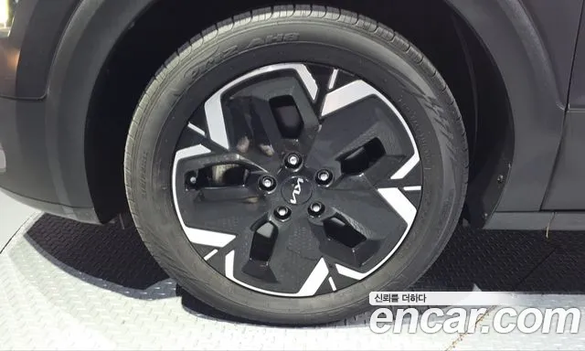 Kia Niro — Фото автомобиля 5