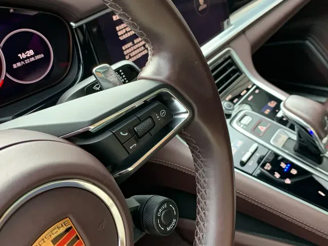 Porsche Panamera — Фото автомобиля 26