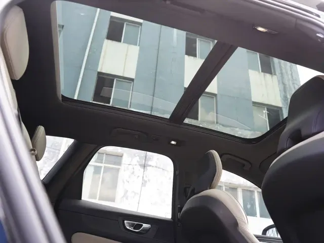 Volvo XC60 — Фото автомобиля 13