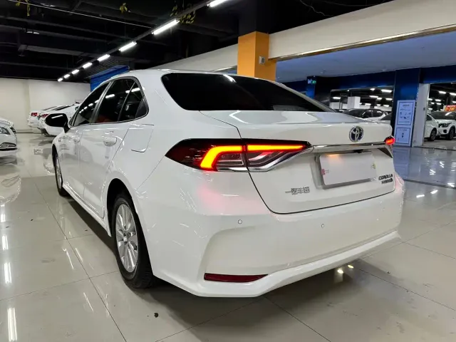 Toyota Corolla — Фото автомобиля 8