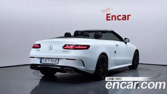 Mercedes-Benz E-Class — Фото автомобиля 2