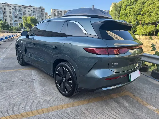 BYD Tang L — Фото автомобиля 4